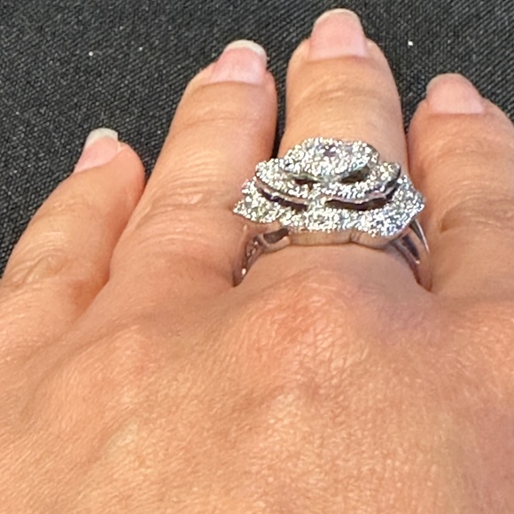 Beautiful 3D Flower Diamonique Ring - Picture 5 of 16